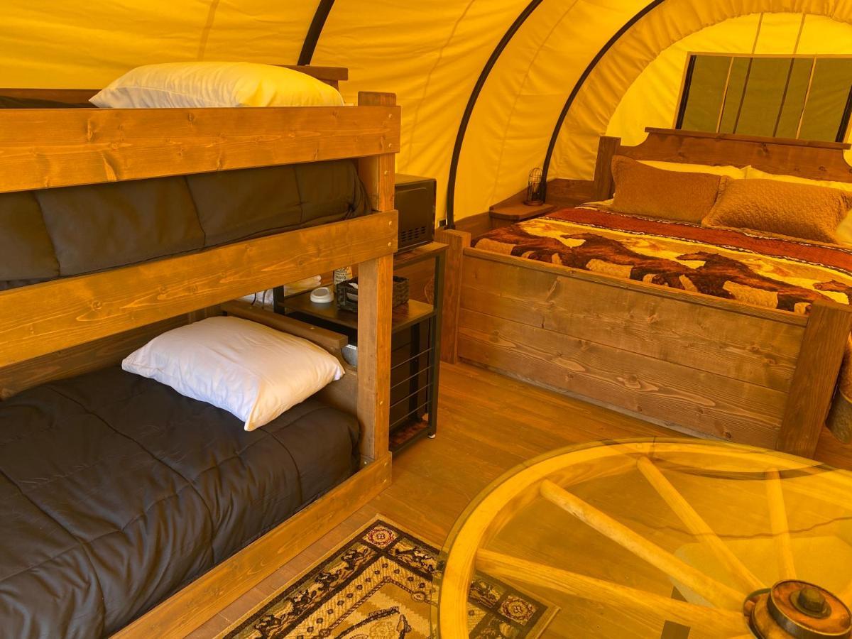 Smoky Hollow Outdoor Resort Covered Wagon Sevierville Esterno foto